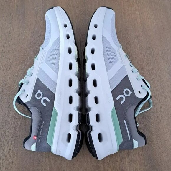 On Cloudrunner 2 - Color: Glacier / Sage - Size: Men 9 - Picture 7 of 9